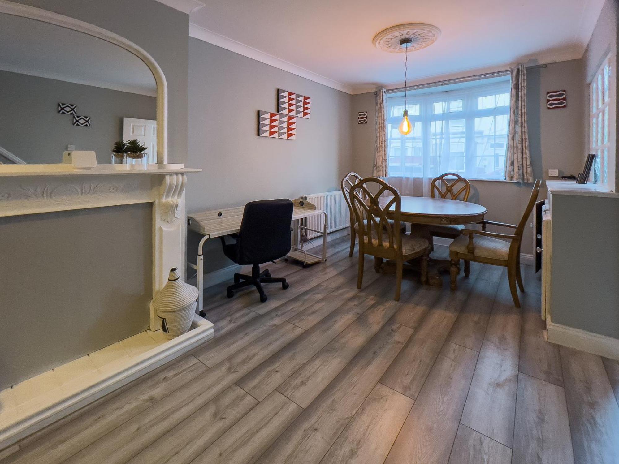 Spacious Retreat - Remote Worker & Family Friendly 朴次茅斯 外观 照片